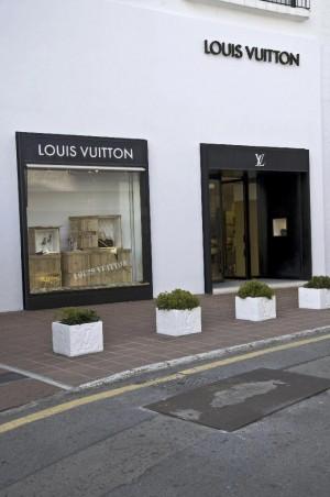 4400062-Luis_Vouitton_shop_in_Puerto_Banus_Puerto_Banus